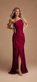 Smaragdine Elegance Bordeaux Dress