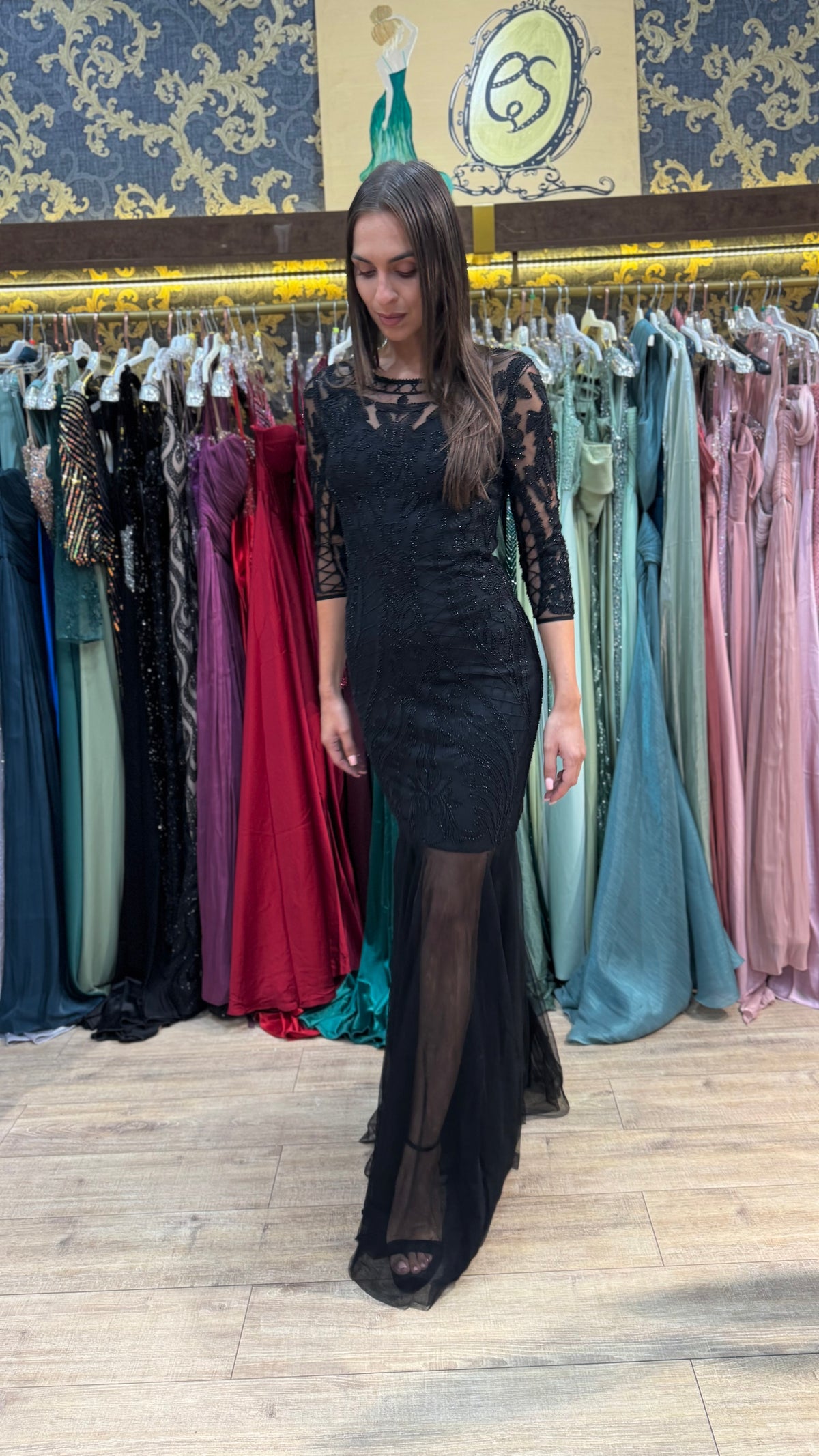 Noir Elegance – Μαύρο Maxi Φόρεμα με Δαντέλα & Διαφάνεια