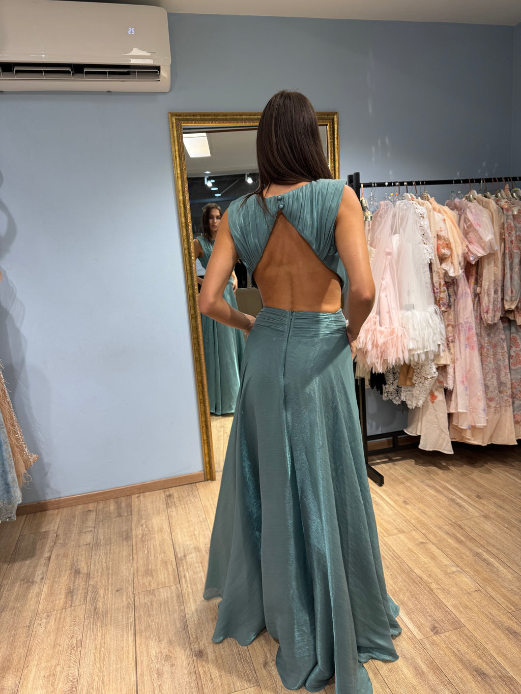 Aqua Grace – Maxi Φόρεμα με Ανοιχτή Πλάτη
