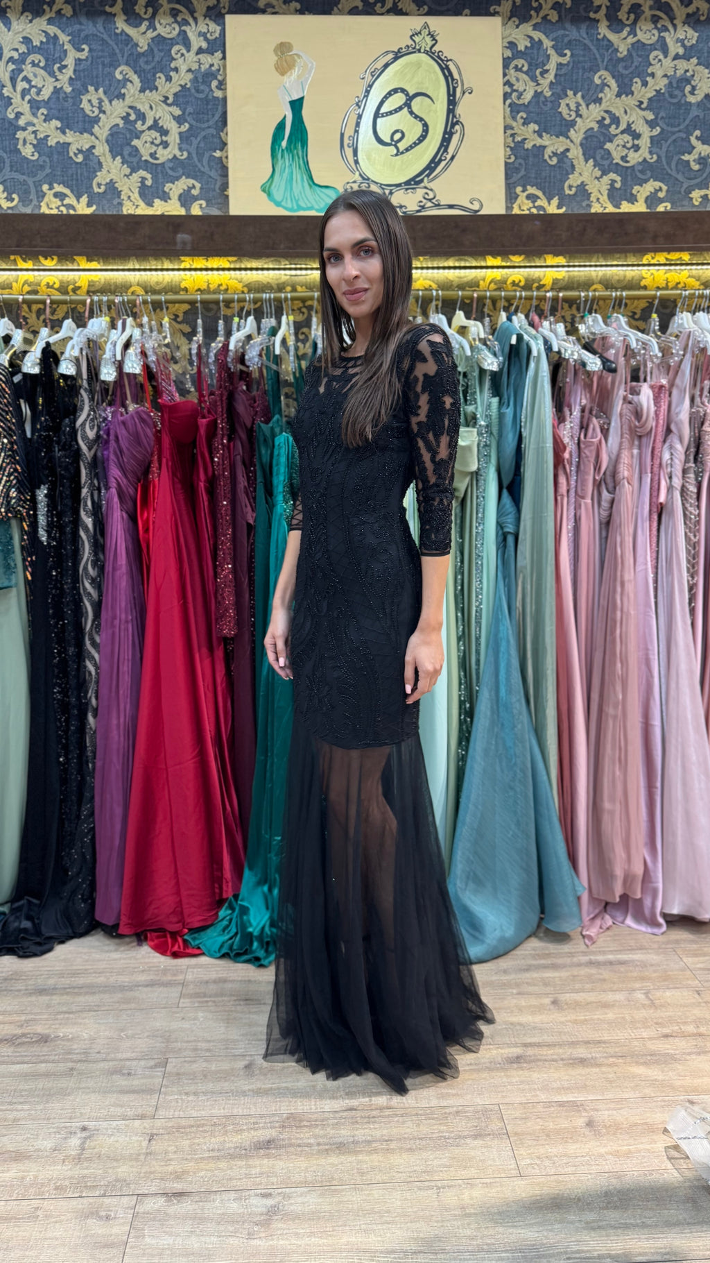 Noir Elegance – Μαύρο Maxi Φόρεμα με Δαντέλα & Διαφάνεια