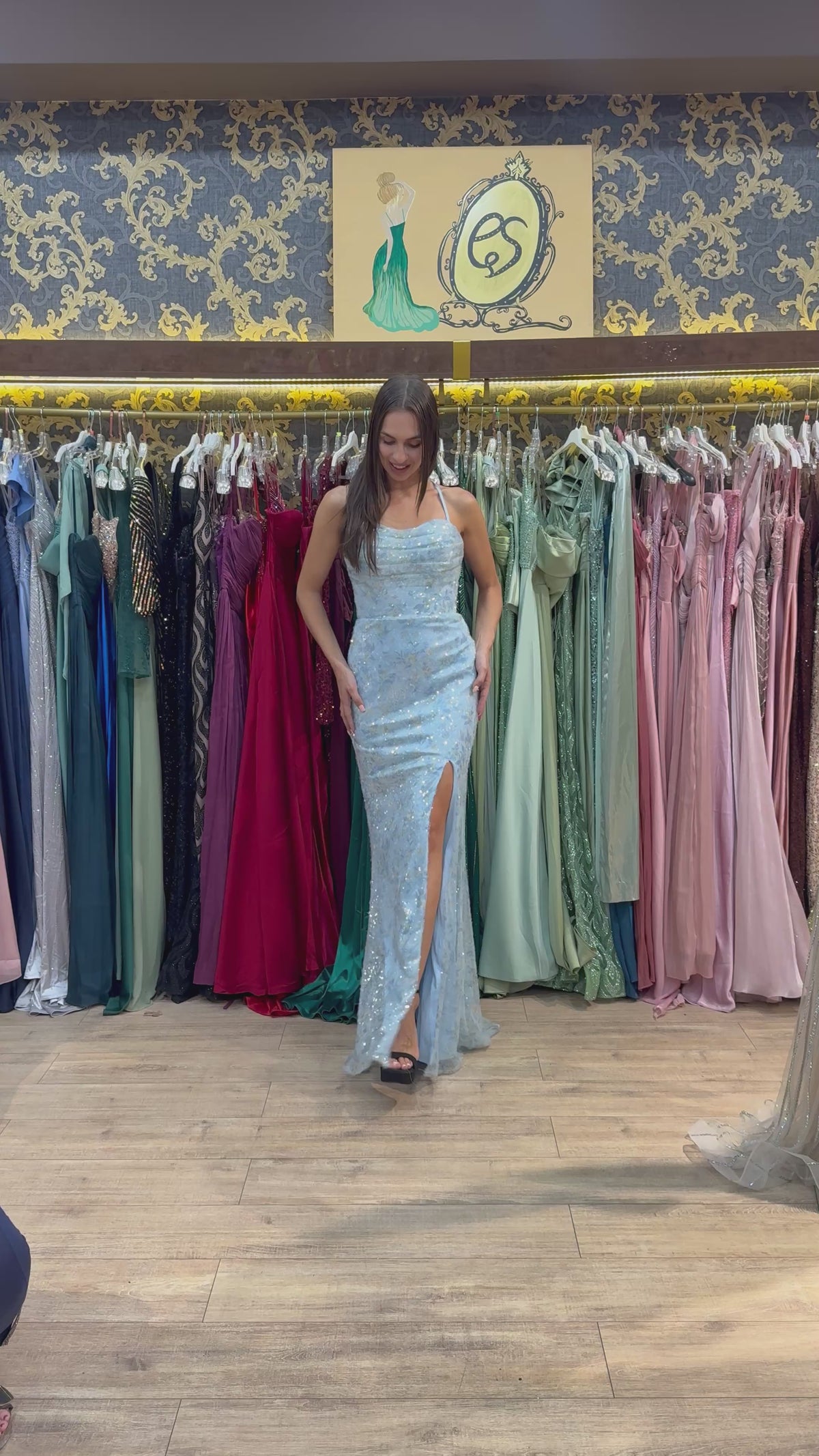 Celestial Blue – Γαλάζιο Maxi Φόρεμα με Παγιέτες & Open Back